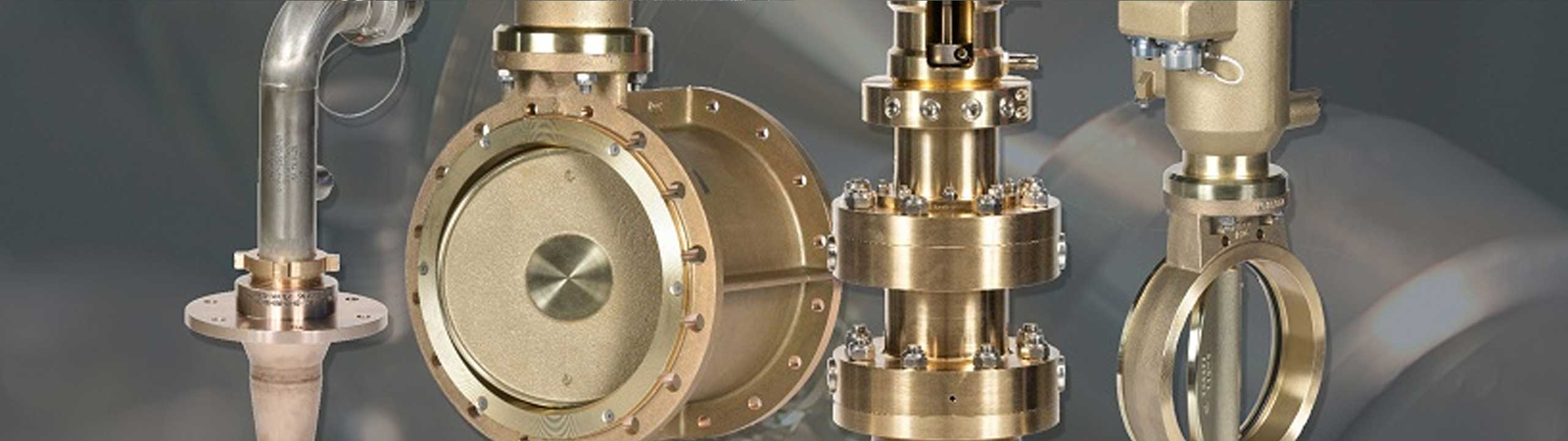Verschiedene Seewasserarmaturen, freigestellt, vor verschwommenem Hintergrund