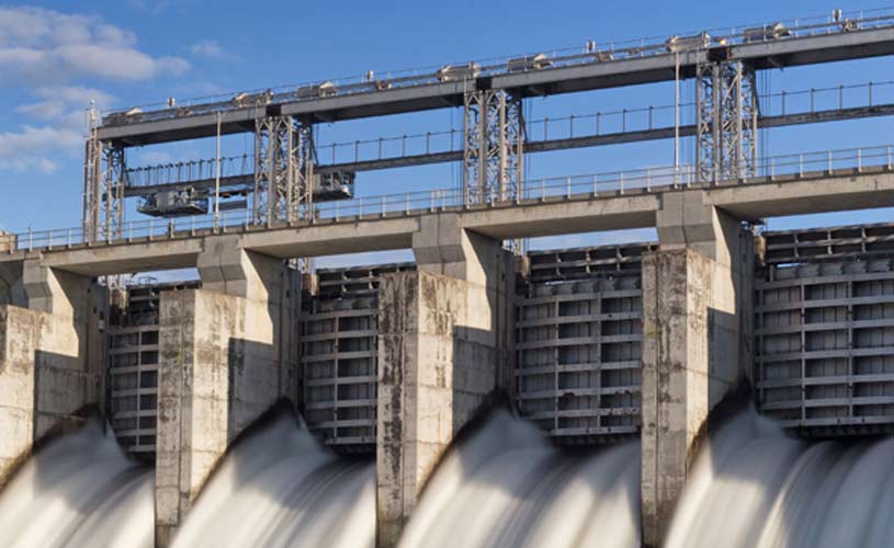 Wasserkraftwerk Wasserabfluss am Wehr