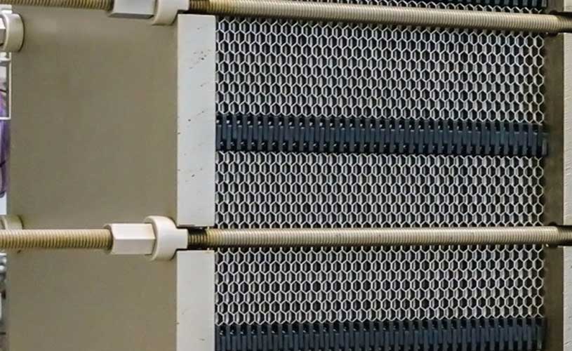 Duenne Rohre vor Isolationsmaterial