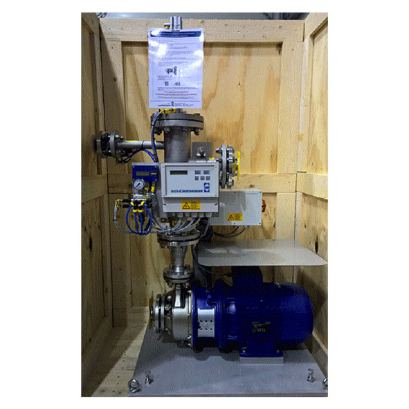 Filter-Pumpe-Motor-Einheit in grosser Holzkiste